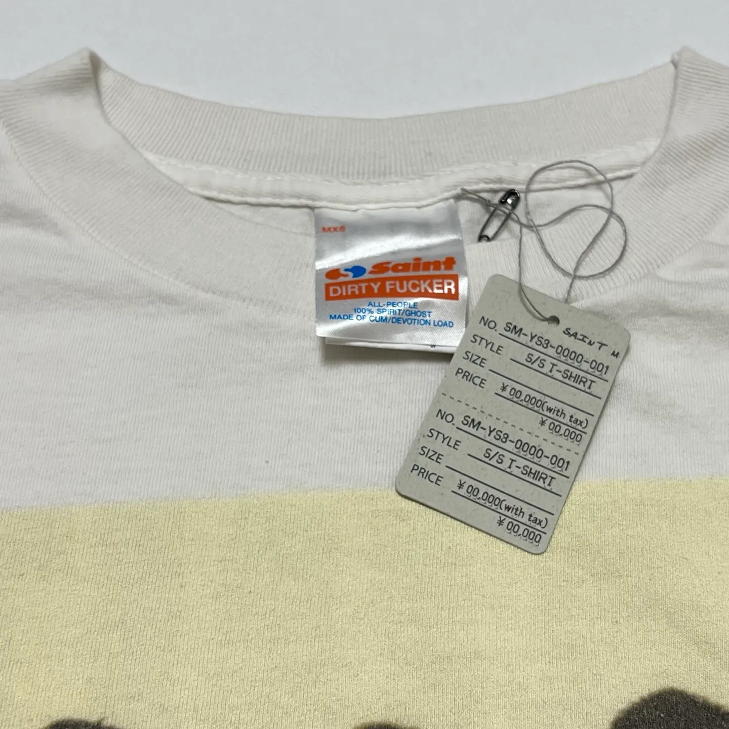 SAINT Mxxxxxx × FRIENDS FRD_SS TEE/FRIENDS/WHT American TV series Friends co-branded short-sleeves White stills TEE Beige S-XL Ready-made garments washed and distressed The top domestic printing factory God restored the correct accessories Friends co-branded wash mark Top purchasing level